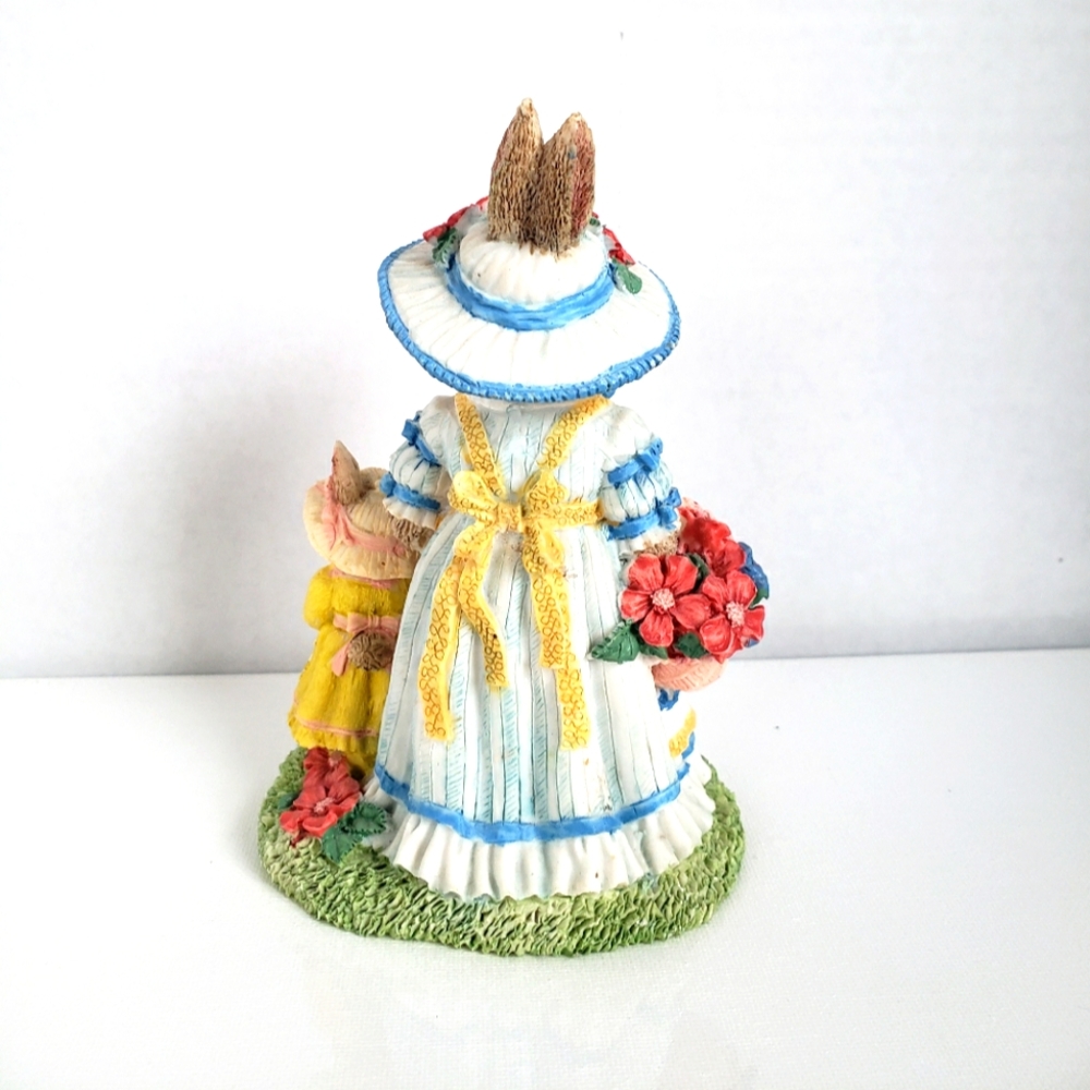 Mama Jumper With Helena Bunny Figurine - Picture 3 of 7